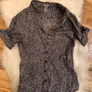 Ann Taylor Pattern Button Up